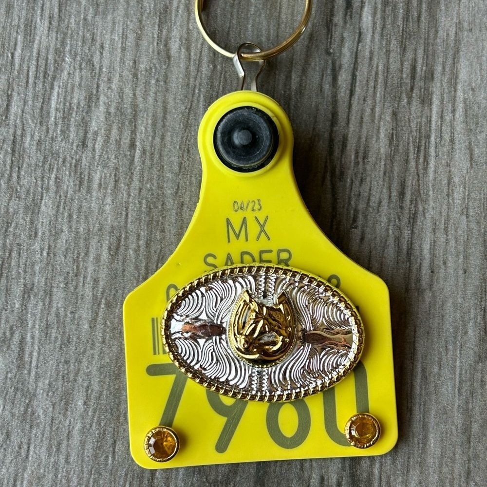 Arete De Vaca Llavero Cattle Tag Western Keychain